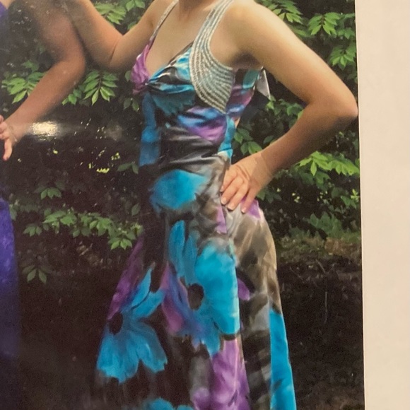 Beautiful prom dress size 3/4 worn once exc. cond - Picture 7 of 8